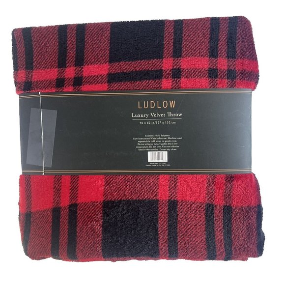 LUDLOW VELVETY THROW Blanket Black Red Checker Design 50x60 100% Polyester NEW! - Picture 2 of 4